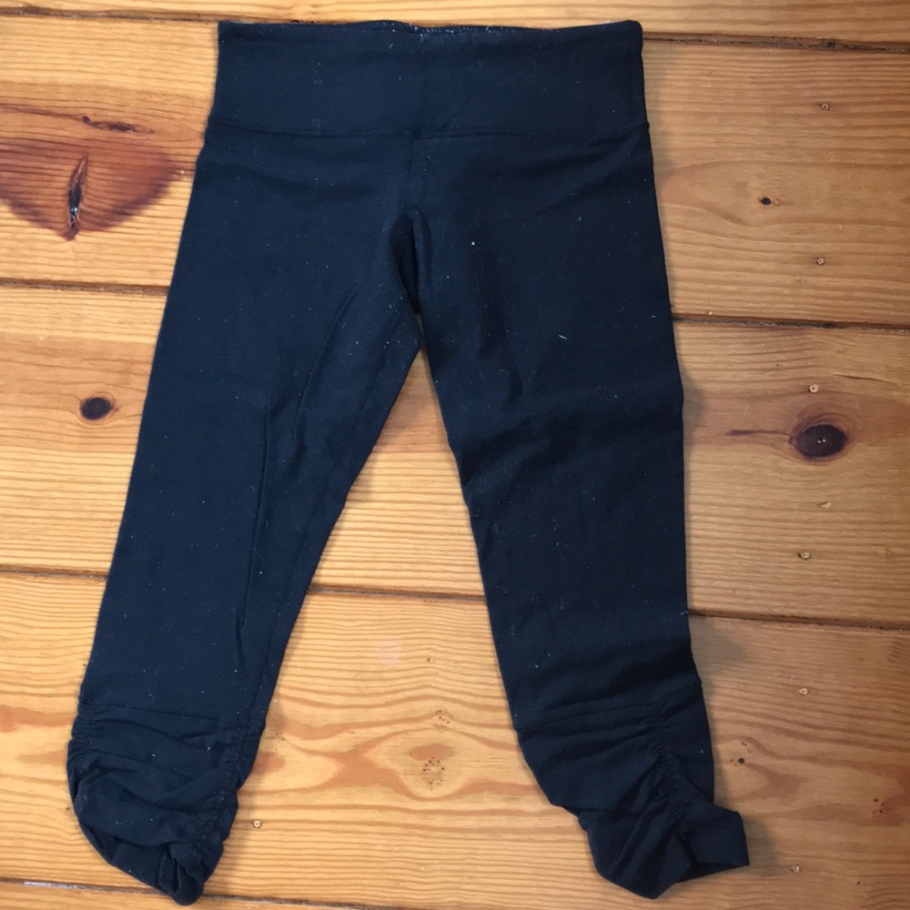 Black Lululemon Leggings.